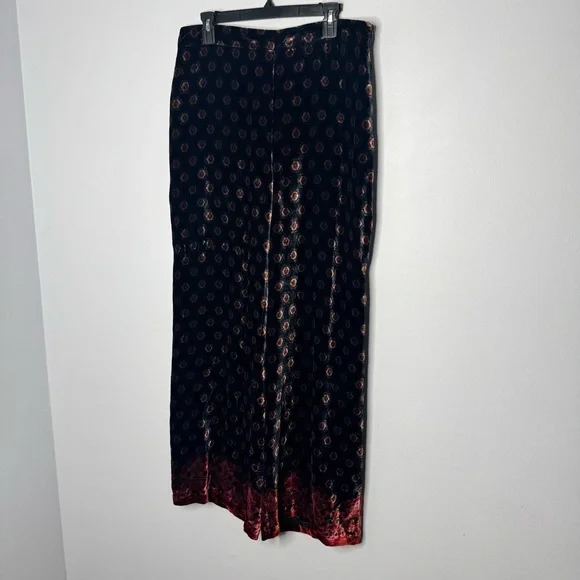 Trina Turk Palazzo Flare Damask Jacquard Velvet Like Print Pants size 10 - Picture 5 of 7